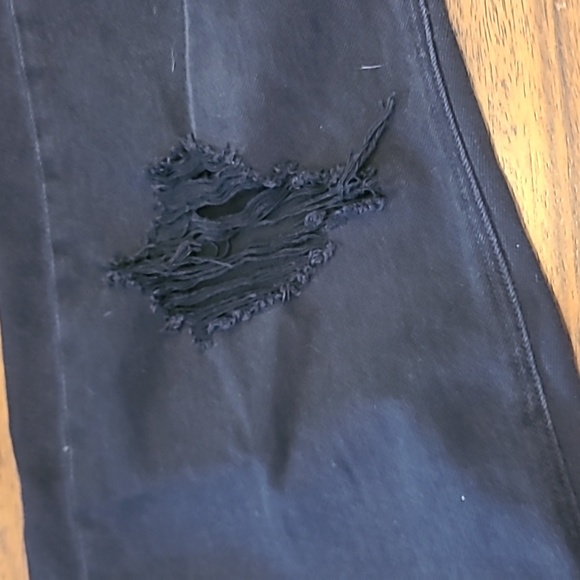 American Eagle mom straight black jeans size 6. - Picture 2 of 6